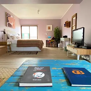 https://cosy-studio-150m-from-beach-in-historic-old-town-cascais.hotels-lisbon-portugal.com